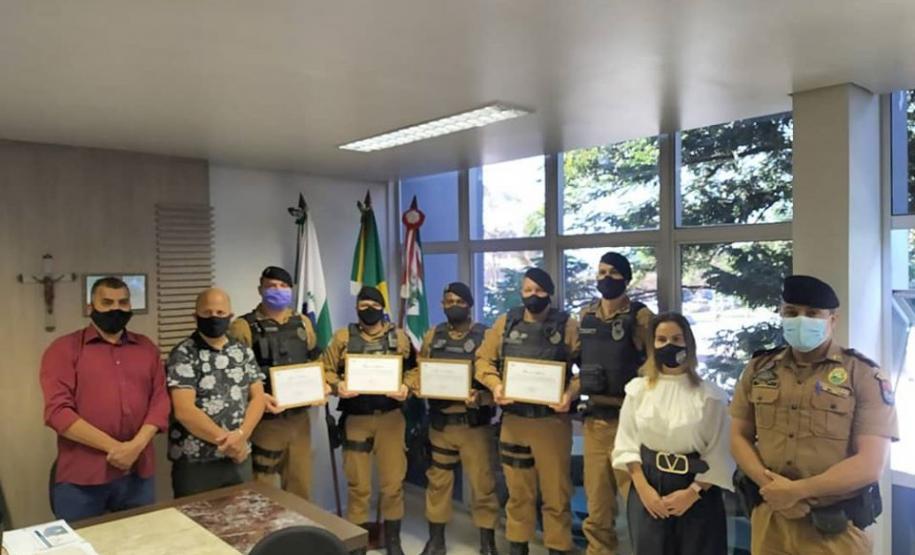 Policiais militares são homenageados na Câmara Municipal de Toledo (PR)