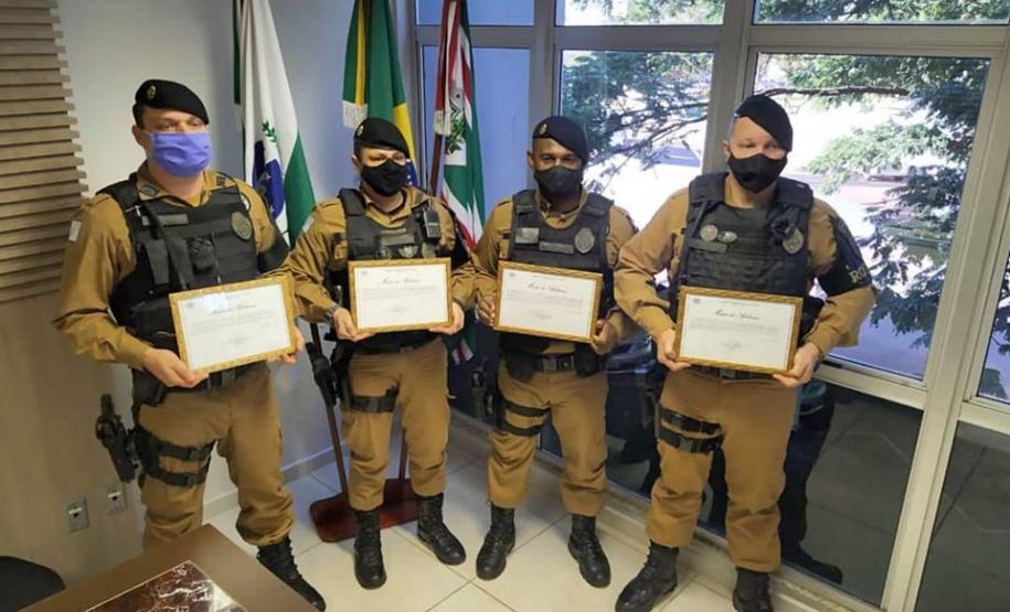 Policiais militares são homenageados na Câmara Municipal de Toledo (PR)