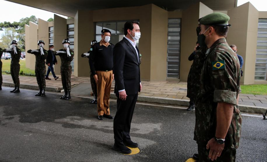 Estado recebe 100 fuzis do Exército para reforçar segurança pública