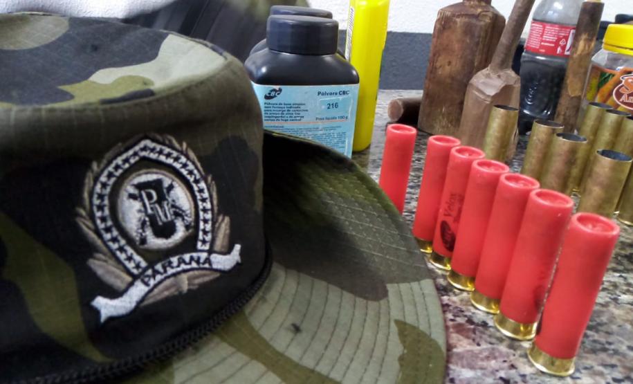Ambiental prende dupla e apreende armas para caça na área rural de Tijucas do Sul, na RMC
