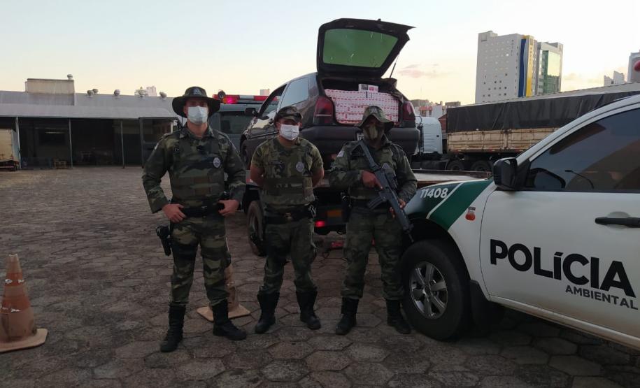 Equipe de Polícia Ambiental apreende 20 caixas de cigarros em Querência do Norte (PR)
