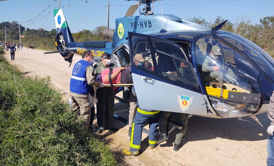 Helicóptero do BPMOA presta apoio em acidente de trânsito e encaminha vítima para o Hospital do Rocio na RMC
