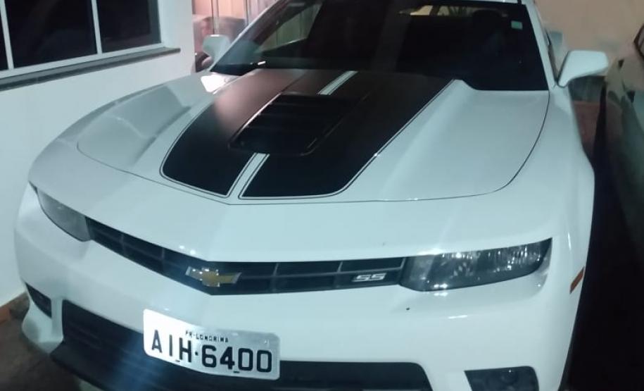 PM recupera carro e apreende U$ 145 mil dólares ao atender ocorrência de perturbação do sossego em Maringá (PR)
