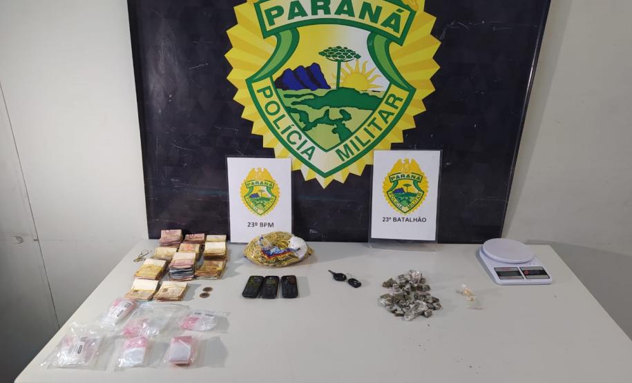 Mais de R$ 10 mil e porções de maconha e crack são apreendidos pela PM na CIC, em Curitiba