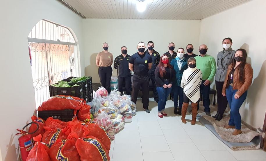 Batalhão da PM arrecada mais mais de 4,5 toneladas de alimentos com a Live da Ternura
