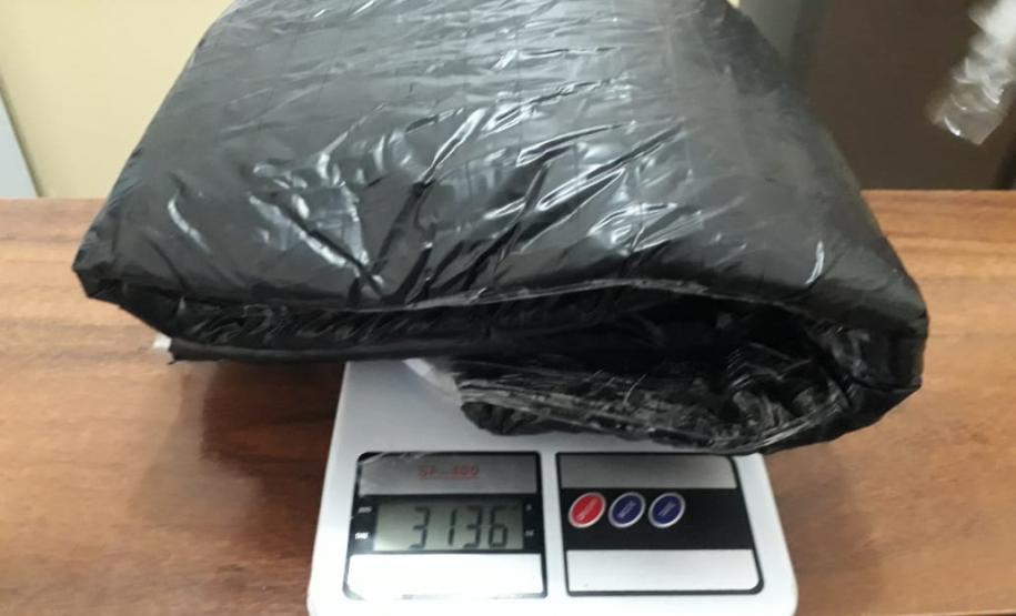 Mulher tenta passar balsa com mais de sete quilos de haxixe e acaba presa pela Polícia Ambiental em Querência do Norte (PR)