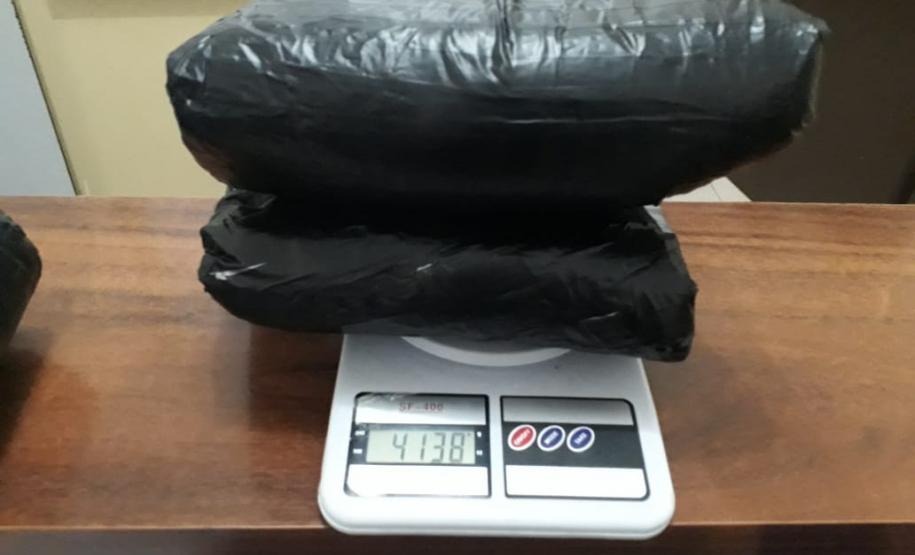 Mulher tenta passar balsa com mais de sete quilos de haxixe e acaba presa pela Polícia Ambiental em Querência do Norte (PR)