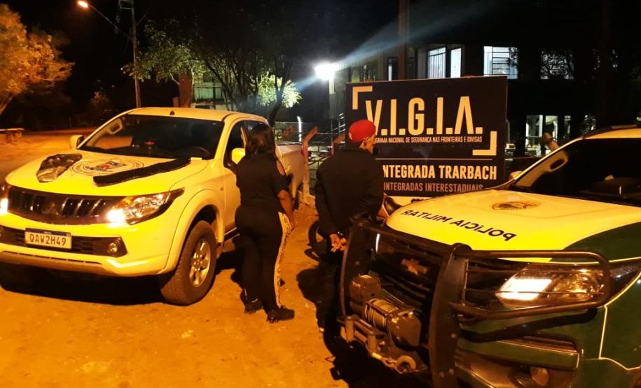 Mulher tenta passar balsa com mais de sete quilos de haxixe e acaba presa pela Polícia Ambiental em Querência do Norte (PR)