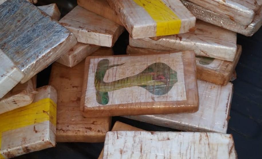 Batalhões do 5° CRPM apreendem 250 quilos de cocaína que chegaria ao Rio Grande do Sul e Santa Catarina