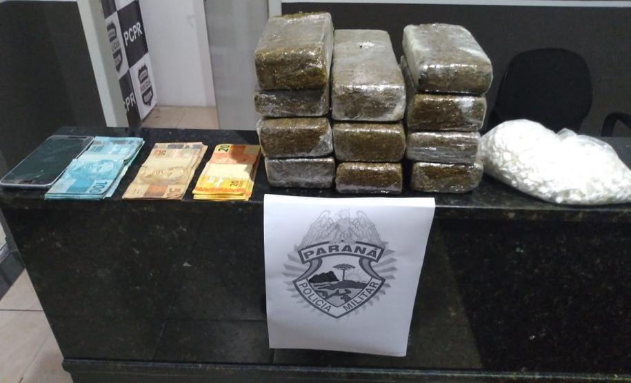 Denúncia ajuda a PM a abordar homem que tinha 11 quilos de maconha em Itaperuçu, na RMC