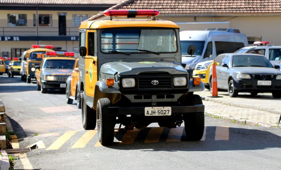 Inédito desfile motorizado da PM passa por cartões-postais da capital em alusão aos 166 anos da Corporação