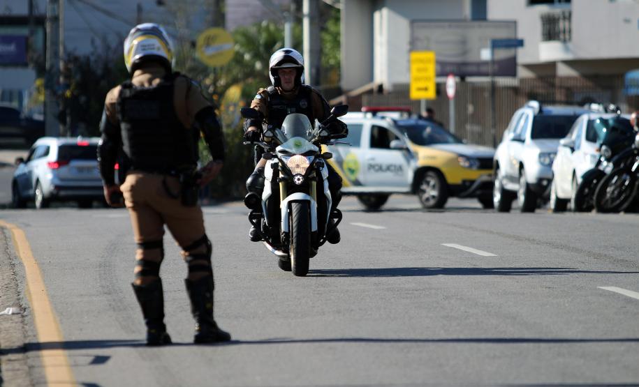 Inédito desfile motorizado da PM passa por cartões-postais da capital em alusão aos 166 anos da Corporação