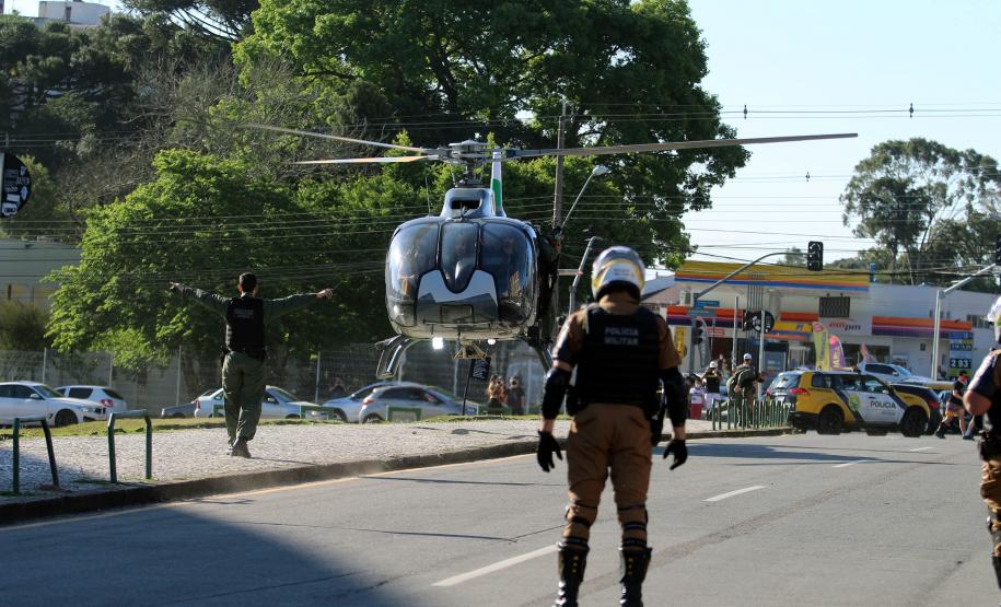 Inédito desfile motorizado da PM passa por cartões-postais da capital em alusão aos 166 anos da Corporação