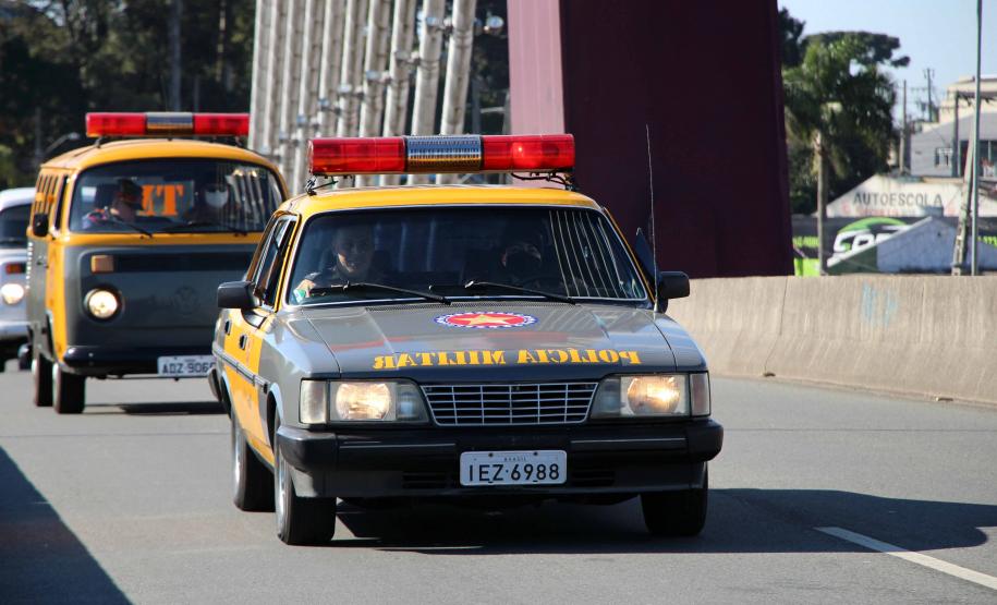 Inédito desfile motorizado da PM passa por cartões-postais da capital em alusão aos 166 anos da Corporação