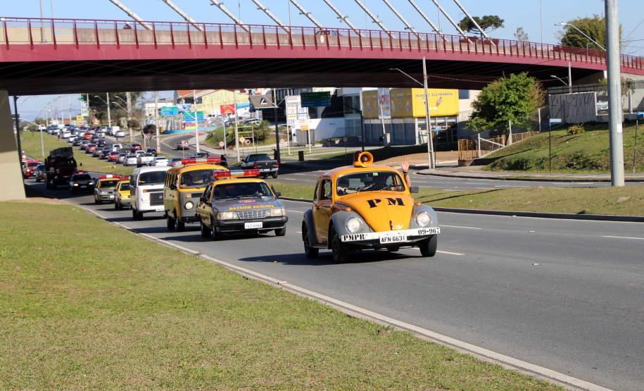 Inédito desfile motorizado da PM passa por cartões-postais da capital em alusão aos 166 anos da Corporação