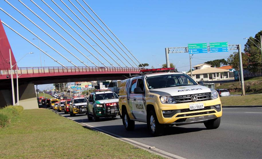Inédito desfile motorizado da PM passa por cartões-postais da capital em alusão aos 166 anos da Corporação