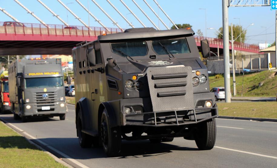 Inédito desfile motorizado da PM passa por cartões-postais da capital em alusão aos 166 anos da Corporação