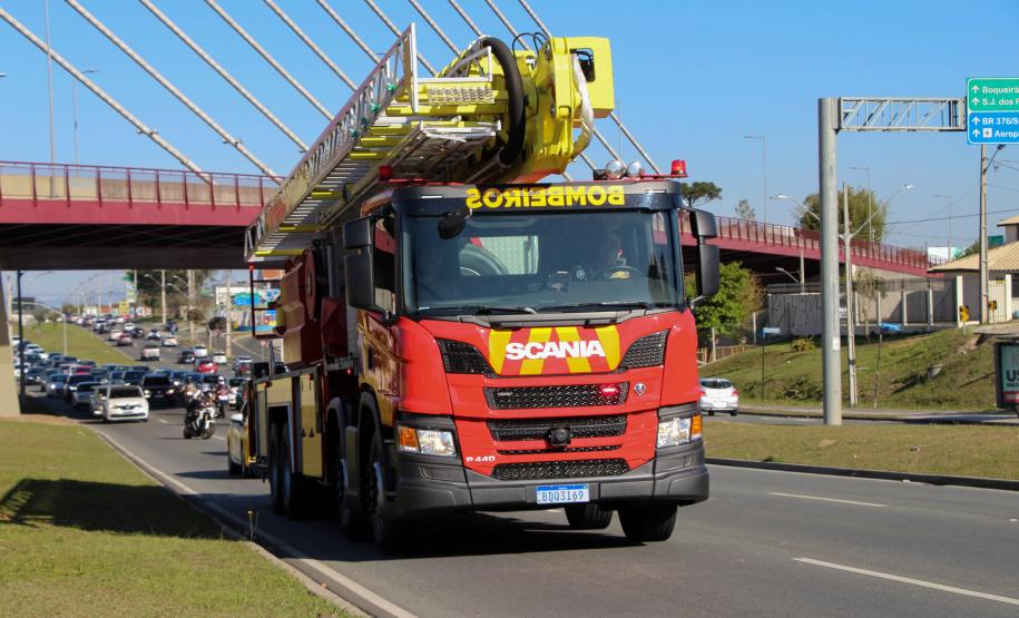 Inédito desfile motorizado da PM passa por cartões-postais da capital em alusão aos 166 anos da Corporação