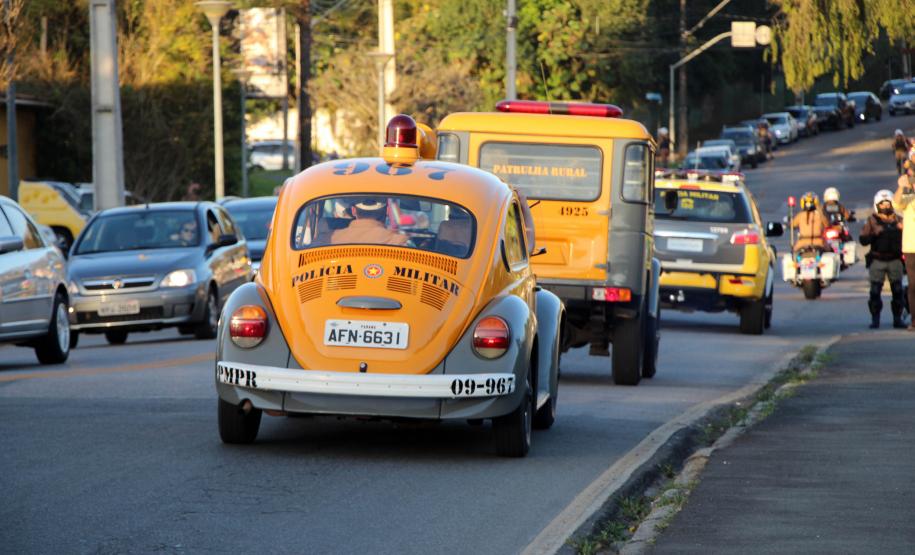 Inédito desfile motorizado da PM passa por cartões-postais da capital em alusão aos 166 anos da Corporação