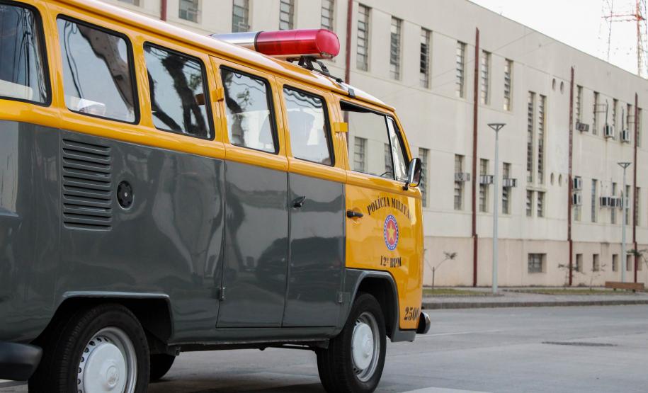 Inédito desfile motorizado da PM passa por cartões-postais da capital em alusão aos 166 anos da Corporação