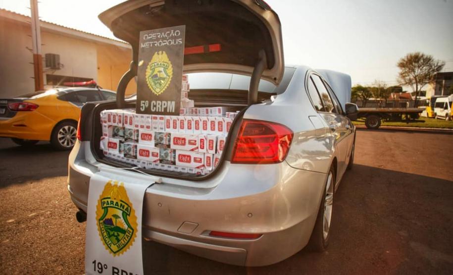 Em situações distintas, policiais militares apreendem mais de 12 quilos de maconha e 30 caixas de cigarros contrabandeados no Oeste do estado