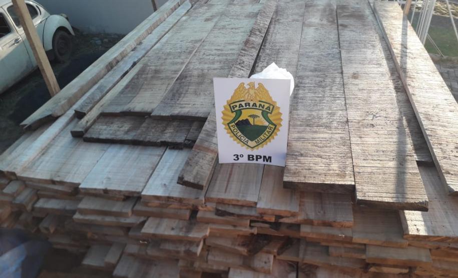 No Sudoeste do estado, PM apreende madeira sem licença ambiental após denúncia anônima