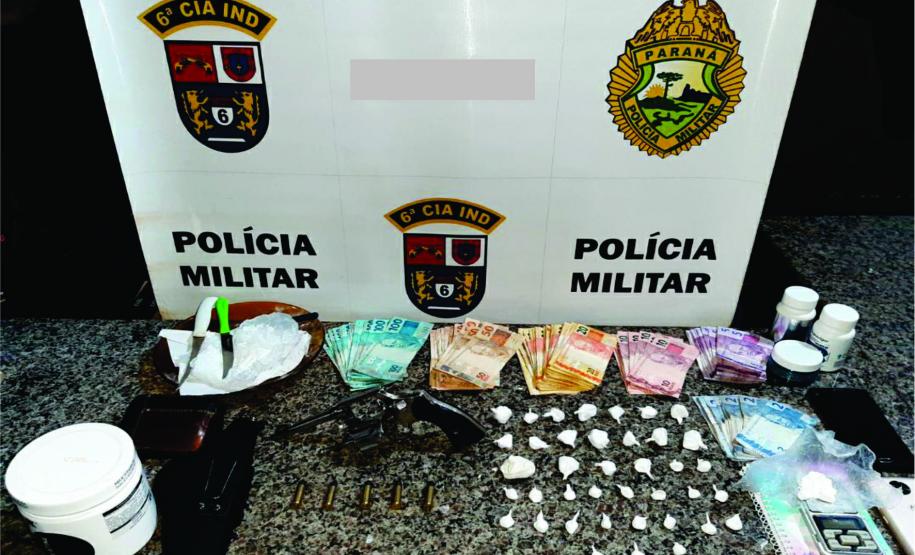 Em Ivaiporã, PM encaminha adolescentes e um adulto por tráfico de drogas