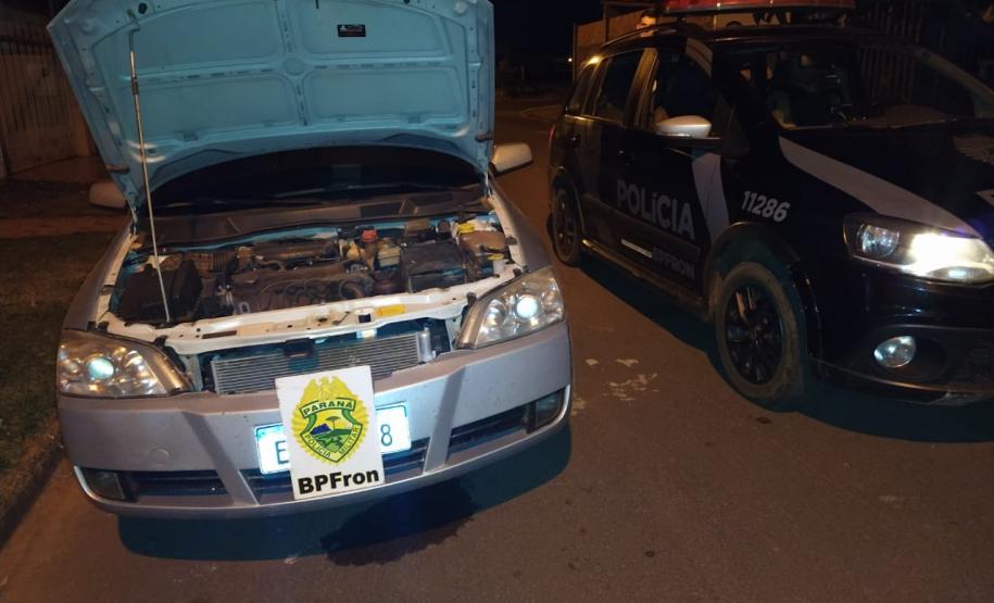 BPFron apreende carro equipado com rádio comunicador e eletrônicos contrabandeados em situações distintas no Oeste do estado