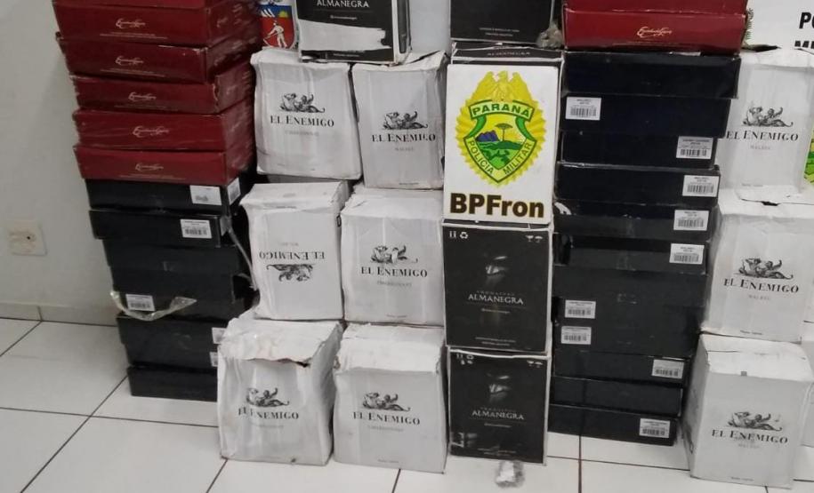 Em situações distintas, BPFron apreende 300 garrafas de vinho e 38 tabletes de maconha no Oeste do estado