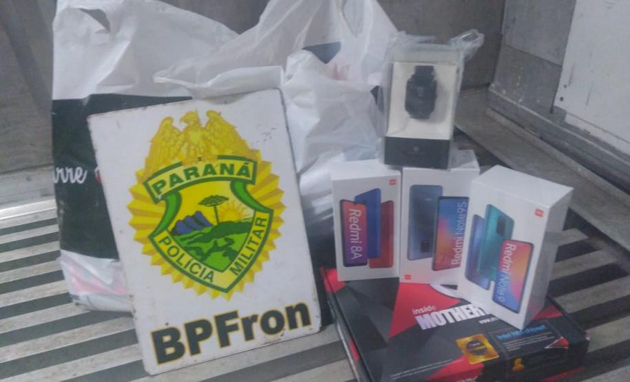 BPFron apreende carro equipado com rádio comunicador e eletrônicos contrabandeados em situações distintas no Oeste do estado