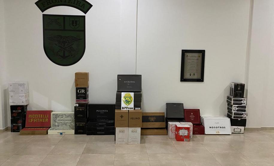 BPFron apreende quase 400 quilos de maconha, cigarros e vinhos contrabandeados no Oeste do estado