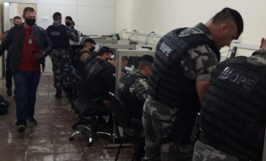Megaoperação Enoch da Polícia Militar desmantela organização criminosa na CIC e prende 16 pessoas no Paraná e em Santa Catarina