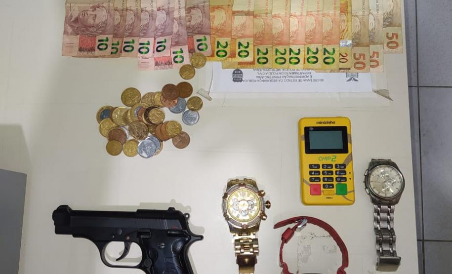 BPGd vai verificar denúncia e três homens acabam presos e drogas e arma apreendidos em Piraquara (PR)