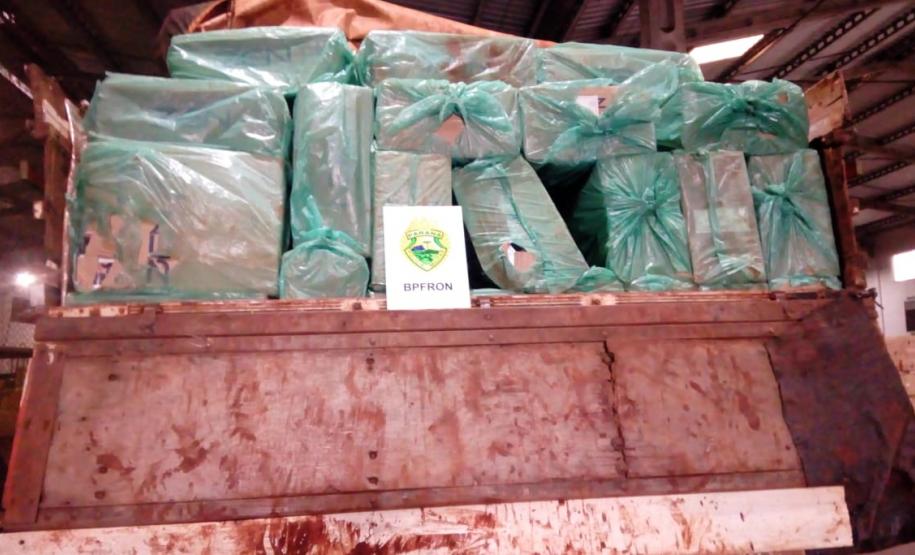 Caminhão com 30 mil pacotes de cigarro é apreendido pelo BPFron no Oeste do estado