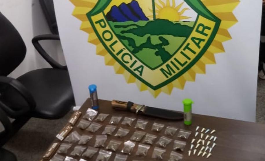 Na Região Metropolitana, PM prende homem e apreende mais de 110 porções de drogas