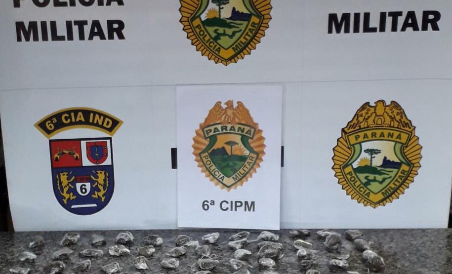 Em Ivaiporã, PM encaminha adolescentes e um adulto por tráfico de drogas