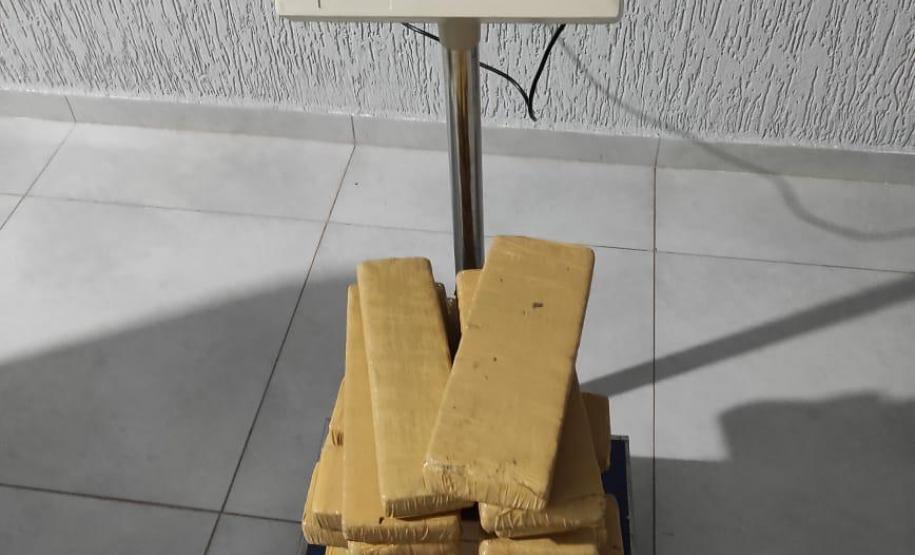 15 quilos de maconha são apreendidos pelo BPRv em Iporã, no Noroeste do estado