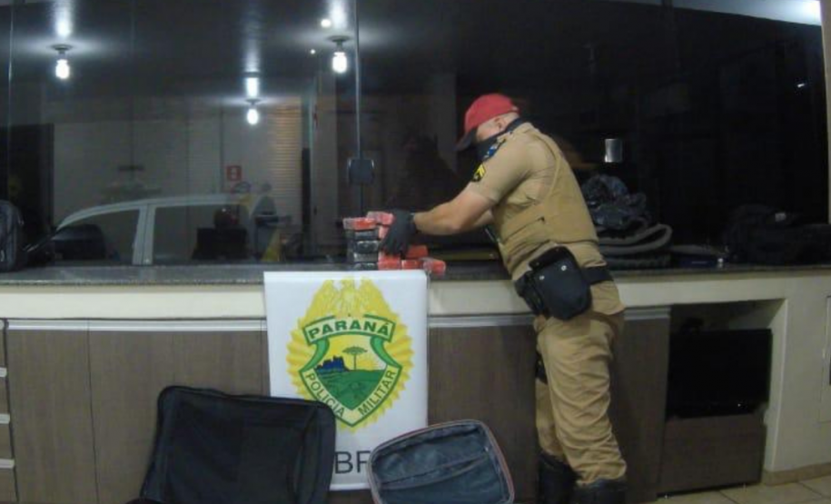 Mulher que levava 36 quilos de maconha para São Paulo é presa pelo BPRv em Cianorte