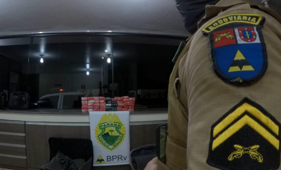 Mulher que levava 36 quilos de maconha para São Paulo é presa pelo BPRv em Cianorte