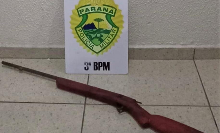 No Sudoeste do estado, PM encaminha duas pessoas e apreende maconha e uma arma de fogo