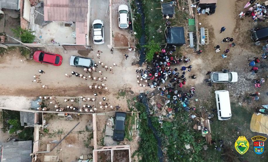 PM presta apoio em reintegração de posse em Almirante Tamandaré, na RMC