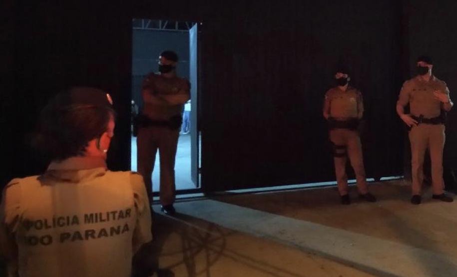 Cigarros e essências contrabandeados são apreendidos e 15 estabelecimentos fechados pela PM durante Operação AIFU na Capital