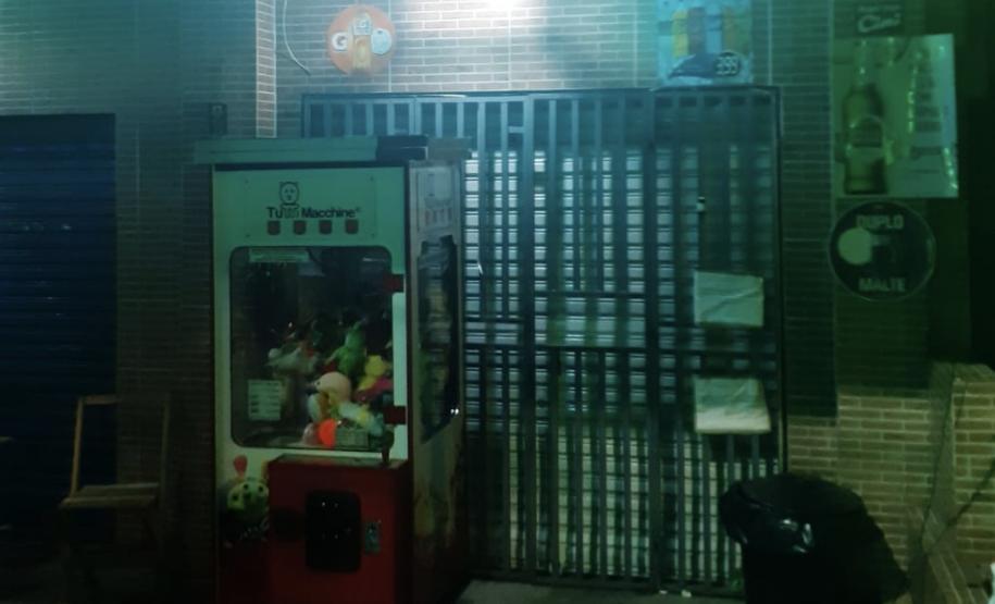 Cigarros e essências contrabandeados são apreendidos e 15 estabelecimentos fechados pela PM durante Operação AIFU na Capital