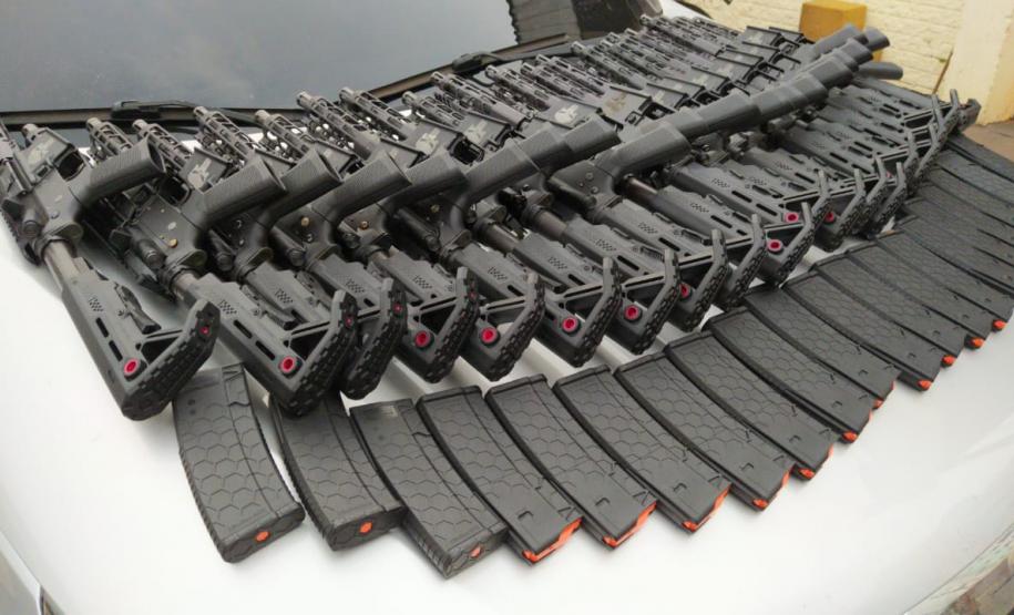 20 fuzis e 100 munições são apreendidos pela Polícia Rodoviária no Noroeste do estado