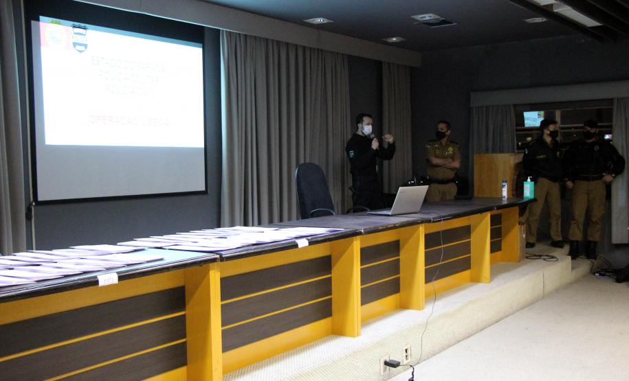 Polícia Civil e PM prendem 15 envolvidos com tráfico de drogas