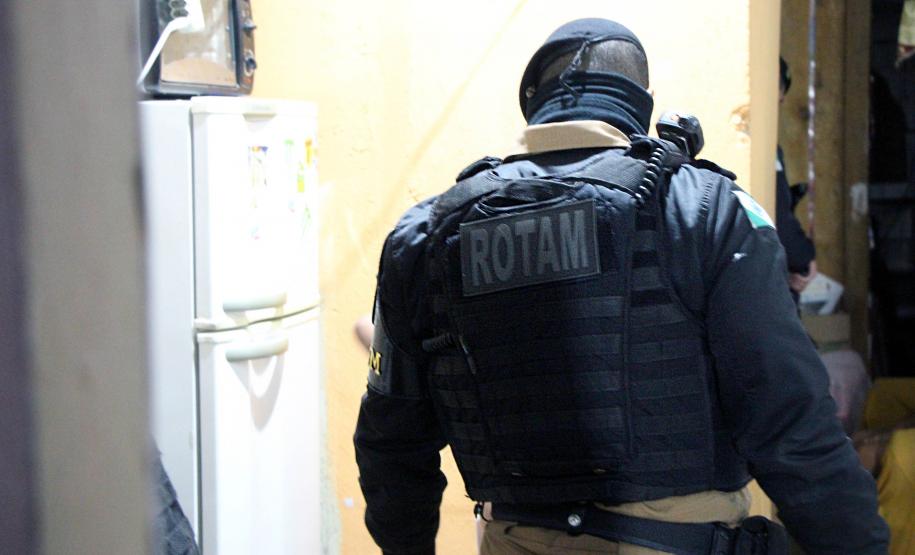 Polícia Civil e PM prendem 15 envolvidos com tráfico de drogas
