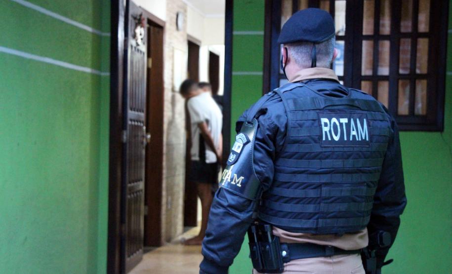 Polícia Civil e PM prendem 15 envolvidos com tráfico de drogas