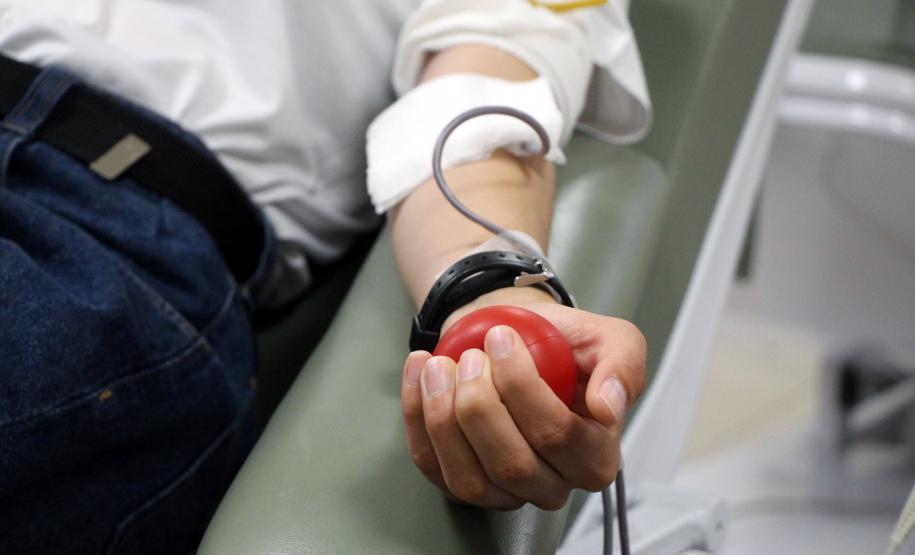 Cadetes da Polícia Militar doam sangue no Hemepar de Curitiba