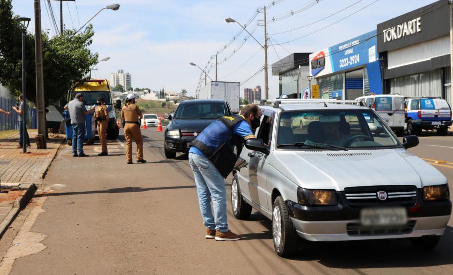 Blitz educativa sobre a Semana Nacional de Trânsito envolve PM e órgãos municipais em Pato Branco