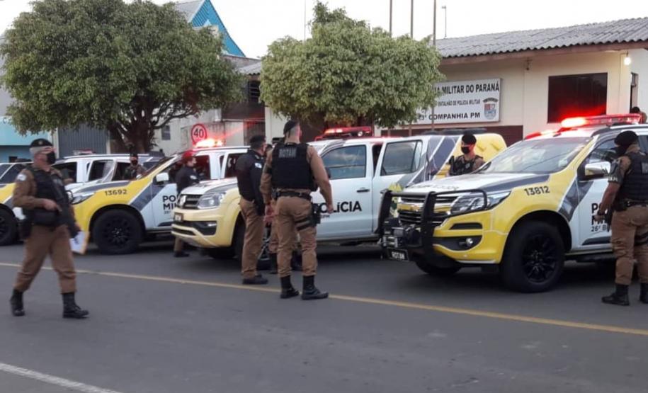 PM e Polícia Civil apreendem duas armas de fogo e um simulacro durante operação em Reserva (PR)
